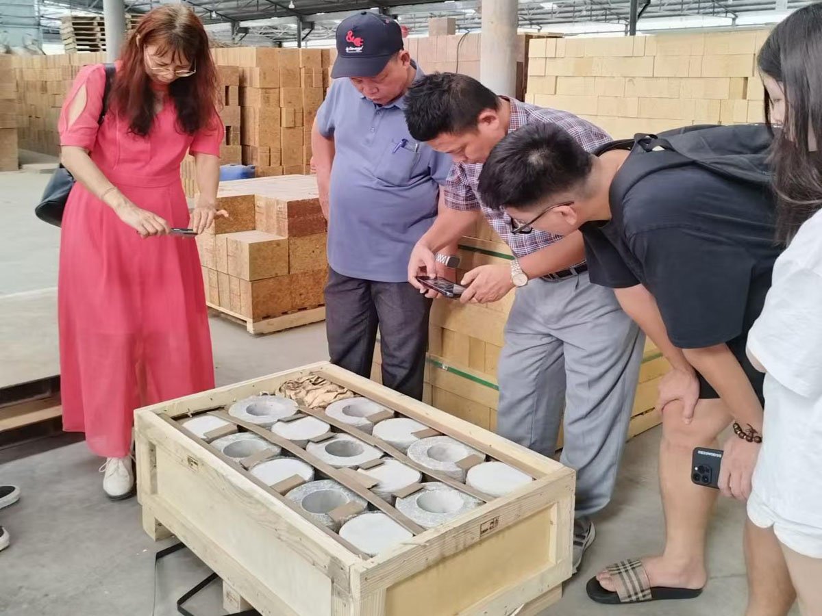 Vietnamese customer