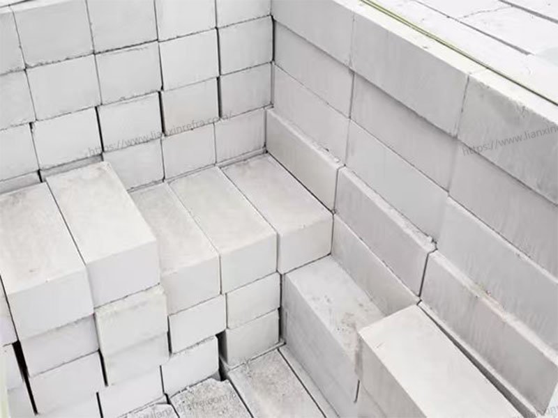 Calcium-free Silica Brick